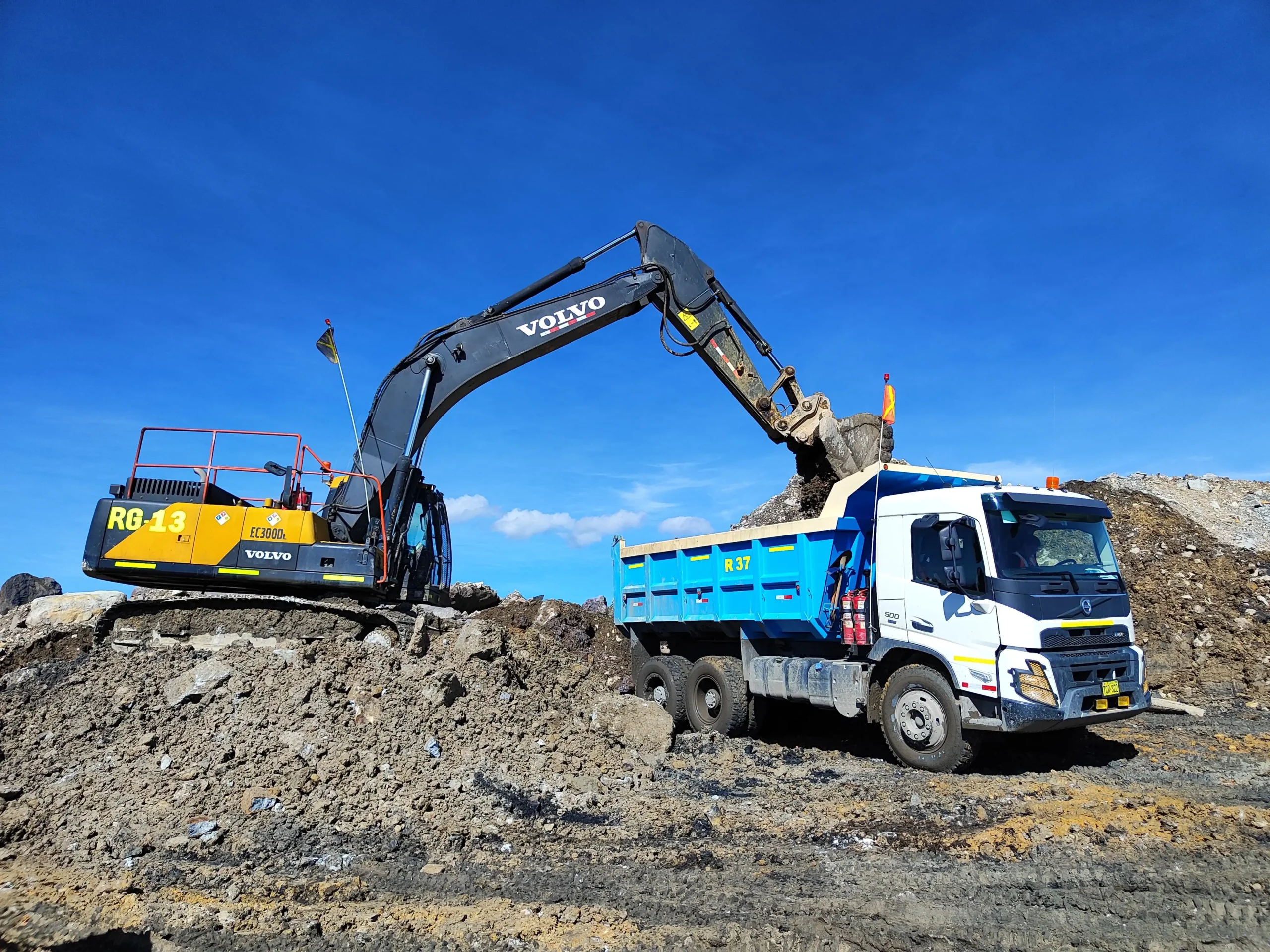 Dump truck frame wash in Toronto